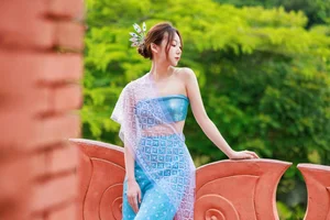 YiTuYu Art Language Vol.4913: Featuring She Kong De Luan Luan in Artistic Portraits - image 5