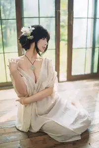 Coser Yuuhui: Discover the Gentle Beauty of "Song of Spring" Part02 – Graceful and Ethereal - image 2