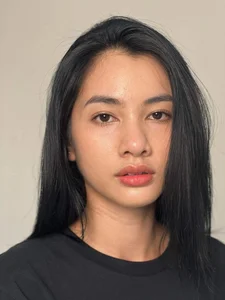 Social Media vs. Reality: The Truth Behind Flawless Beauty and Real Skin Struggles - image 3