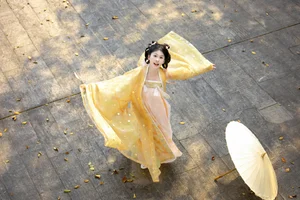 Artistic Expressions: YiTuYu Art Language Vol.10416 Featuring Xiao Y Jin Tian Ye Hen Kai Xin - image 1