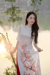 Timeless Elegance of Vietnamese Ao Dai by the Lake - image 8
