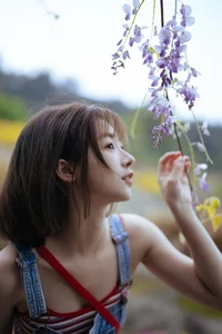 Captivating Artistry of Qi Qi in YiTuYu Art Language Vol.4243 Collection - image 0