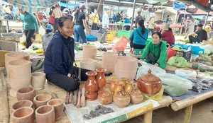 Exploring Pho Doan Market: A Vibrant Cultural Gem in Pu Luong - image 2