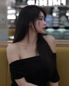 Breaking Beauty Standards: The Stunning 70kg Korean Influencer Redefining Curves and Confidence in Modern Fashion - image 8