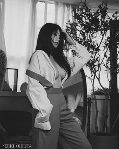 Breaking Beauty Standards: The Stunning 70kg Korean Influencer Redefining Curves and Confidence in Modern Fashion - image 2