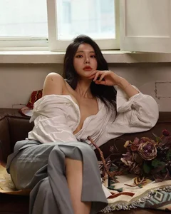 Breaking Beauty Standards: The Stunning 70kg Korean Influencer Redefining Curves and Confidence in Modern Fashion - image 4