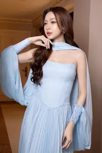 Le Nguyen Bao Ngoc Radiant and Alluring Elegant Beauty Captivating Every Gaze - image 1
