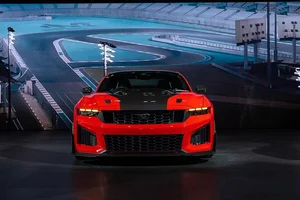 Experience the raw power and elegance of the 2026 Ford Mustang Dark Horse SC - image 7