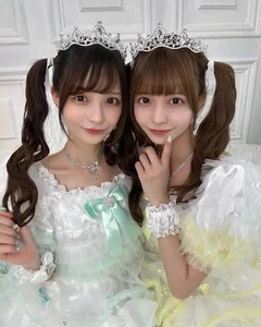 Real-Life Ethereal Beauty: Meet the Stunning Twins Whose Flawless Looks Are Frequently Mistaken for Artificial Intelligence - image 5