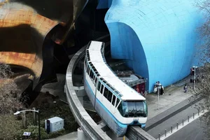 The World's 7 Most Impressive Train Journeys: A Guide to Luxury and Scenic Rail - image 3