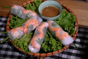 Authentic Western Vietnamese Banh Xeo in Hanoi Earns Prestigious Michelin Recognition - image 6