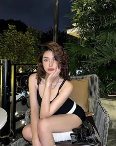 Meet the Stunning 19-Year-Old Daughter of Vietnamese Actor Vo Hoai Nam: A Rising Star's Beauty - image 4