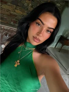 Jude Bellingham's Girlfriend Laura Celia Valk Stuns in New Glamorous Photos - image 7