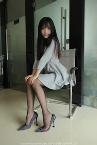 Wan Ping Showcases High Fashion in IESS No.1639 Collection - image 65