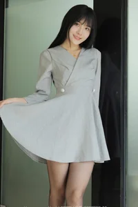 Wan Ping Showcases High Fashion in IESS No.1639 Collection - image 27