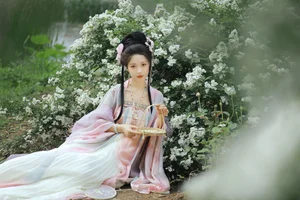 Exploring Contemporary Elegance: YiTuYu Art Language Vol.7296 Tian Tian - image 3