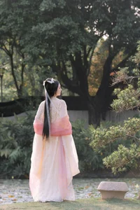 YiTuYu Art Language Vol.4666: The Elegant Visual Story of Qian Xue Ya - image 10