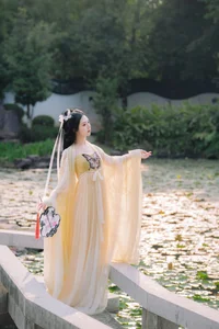 YiTuYu Art Language Vol.4666: The Elegant Visual Story of Qian Xue Ya - image 29