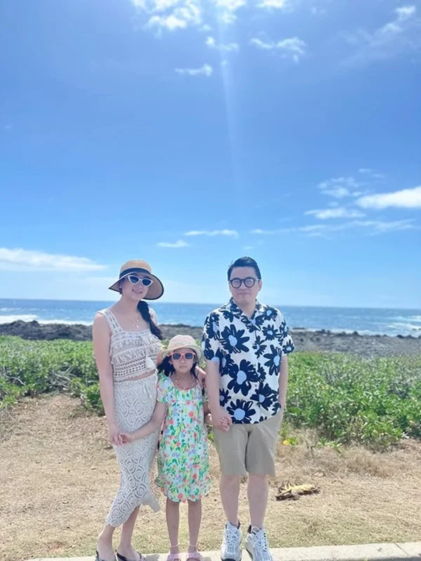 Lam Trường Shares Heartwarming Family Travel Moments with Wife and Daughter