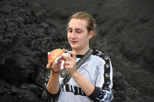 Gourmet Pizza Baked on Real Volcanic Lava Heat - image 6