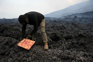 Gourmet Pizza Baked on Real Volcanic Lava Heat - image 7