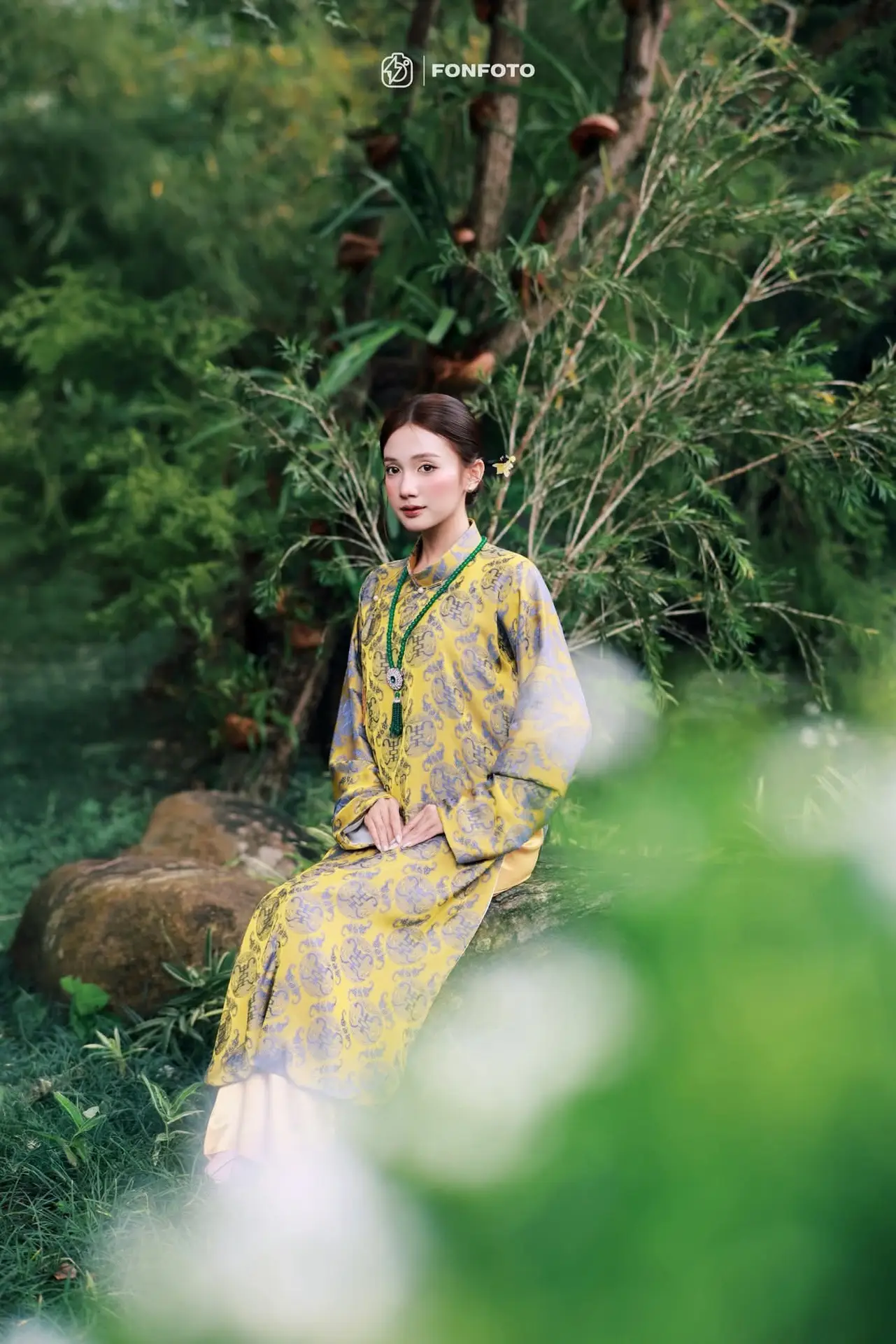 VGU No.183: Admire the Elegant Beauty of Vietnamese Women in Ao Dai and Conical Hat Amidst Nature
