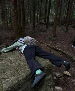 Hilarious Reality of Travel: When Vacation Vibes Meet Total Exhaustion - image 7