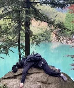 Hilarious Reality of Travel: When Vacation Vibes Meet Total Exhaustion - image 5