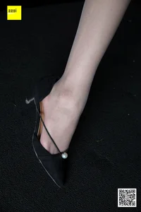 Mingli Jie Features Grey Silk in IESS Foot Model Series - image 21