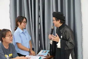 Honoring Tradition: The Vietnamese Teacher Preserving Heritage Through the Iconic Ao Dai and Wooden Clogs - image 8