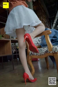 IESS 127: Wan Ping in Elegant Lace and Classic Red Heels - image 17