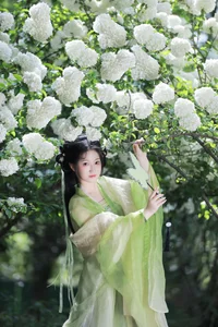 Ethereal Garden Muse: Xiao Bing Gan in YiTuYu Vol.8856 - image 1