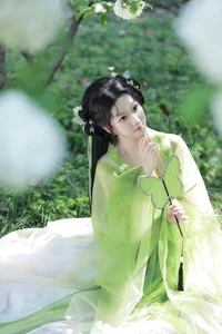 Ethereal Garden Muse: Xiao Bing Gan in YiTuYu Vol.8856 - image 14