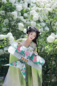 Ethereal Garden Muse: Xiao Bing Gan in YiTuYu Vol.8856 - image 0