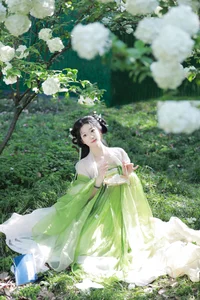 Ethereal Garden Muse: Xiao Bing Gan in YiTuYu Vol.8856 - image 22