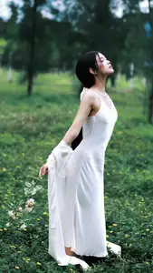 VGU No.173: Discover the serene beauty of a dreamy girl with white roses in the morning sun. - image 19