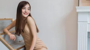 IESS Wanping: The Sweet Girl-Next-Door Aesthetic in High-Quality Silk Stockings - image 8