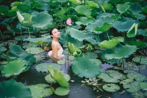Ju Zi's Ethereal Beauty Amidst Lotus Blooms | YiTuYu Vol.8733 - image 21