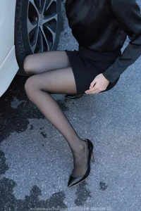 Elegant Fashion Showcase: IESS SXJ No.1617 Featuring Xiao Bao - image 41
