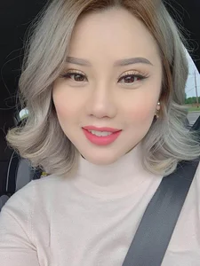 The Stunning Beauty of Bao Thy’s Sister: A Blend of Western and Eastern Aesthetics - image 4