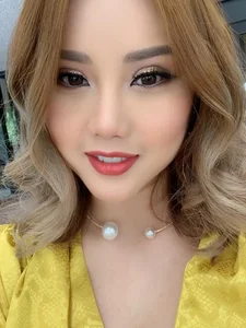 The Stunning Beauty of Bao Thy’s Sister: A Blend of Western and Eastern Aesthetics - image 2