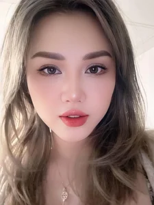 The Stunning Beauty of Bao Thy’s Sister: A Blend of Western and Eastern Aesthetics - image 5