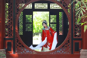 Elegant Art Photography Featuring Tian Tian in YiTuYu Art Language Vol.5261 - image 1
