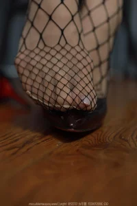 Bold Textures and Artistic Contrast: Tutu in the IESS Net and Flesh Series - image 78