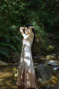 Serene Summer Portrait Photography: Ye Zhi Zhi Zhi in YiTuYu Art Language Vol.9104 - Aesthetic Nature and Stream Side Fashion Inspiration - image 7