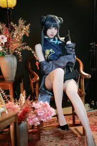 Coser Miyamoto Sakura as Ryuuka Hisaki (Blue Archive): Alluring Warrior Beauty 8059691834 - image 9