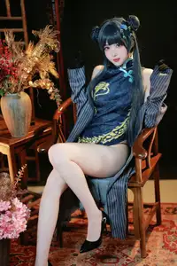 Coser Miyamoto Sakura as Ryuuka Hisaki (Blue Archive): Alluring Warrior Beauty 8059691834 - image 25