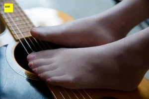 IESS Silk Enjoyer 312: Wanping – The Artistic Grey Silk Girl Playing Guitar Collection - image 17