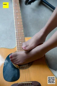 IESS Silk Enjoyer 312: Wanping – The Artistic Grey Silk Girl Playing Guitar Collection - image 0