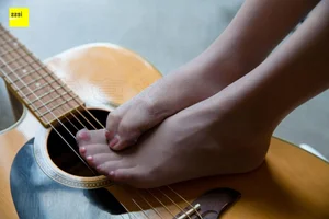 IESS Silk Enjoyer 312: Wanping – The Artistic Grey Silk Girl Playing Guitar Collection - image 12